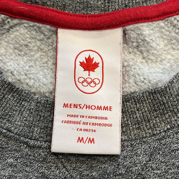 2 for $40🩷 Team Canada Crew neck - Picture 4 of 5